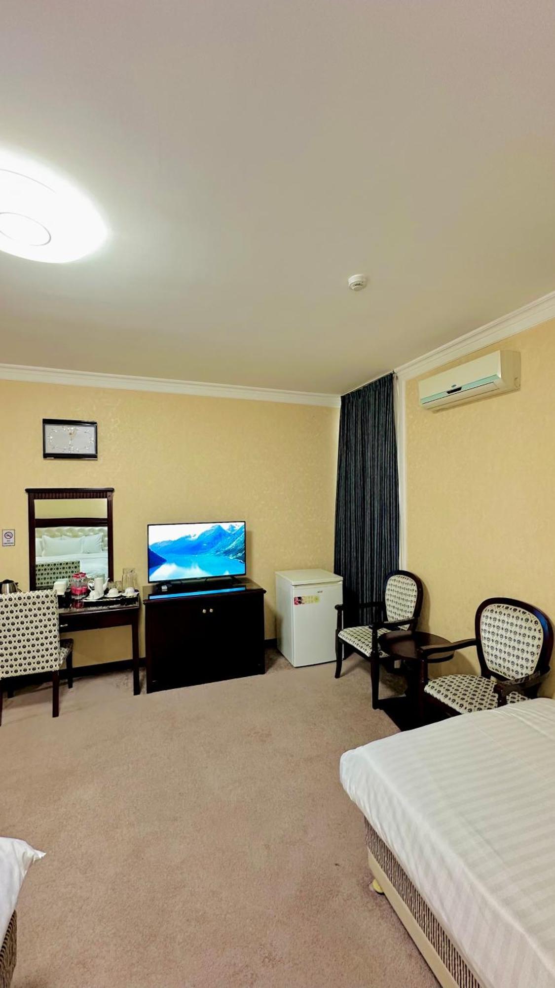 Hayot Hotel Tashkent Exterior photo